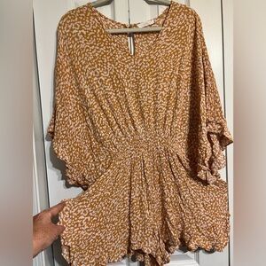 Lush Mustard Yellow Floral Ruffle Shorts Romper Animal Print Size Medium